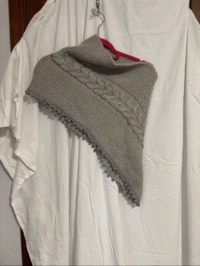 Source Unknown Gray Cable Knit Poncho with Pom-Pom Trim